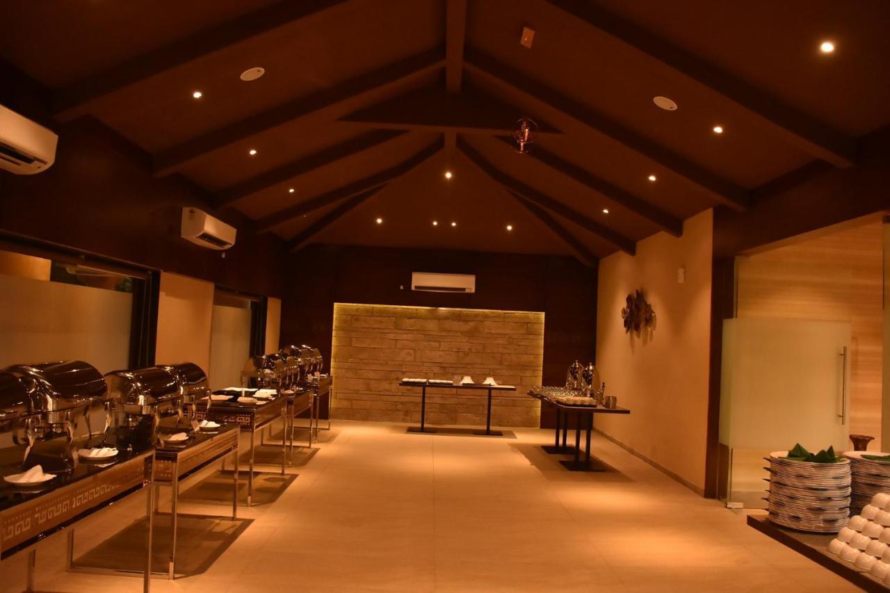 Laxmi Film City Resort วาโดดารา ภายนอก รูปภาพ